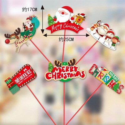 Christmas decoration, holding up signs arranging props手举牌