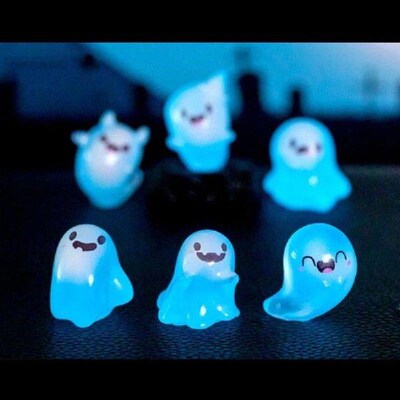 6Pcs Glowing In The Dark Specter Keychain Phantoms Pendant