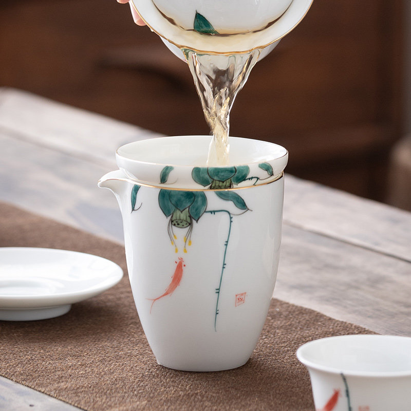 手绘白瓷鱼戏莲蓬公道杯陶瓷匀杯茶海茶杯分茶器茶漏茶具配件家用