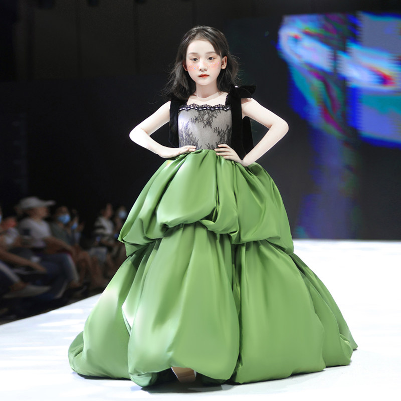儿童礼服森系轻奢小众高端模特走秀女童主持人钢琴绿色演出服拖尾