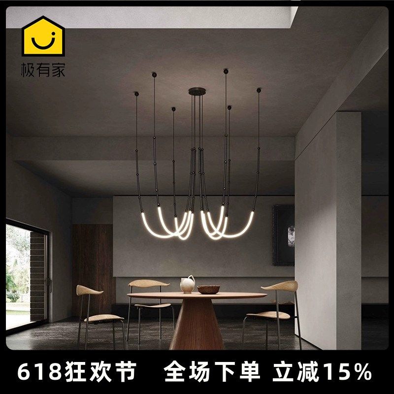 意大利2022新款现代设计师别墅复式楼梯吊灯展厅软装个性线条吊灯