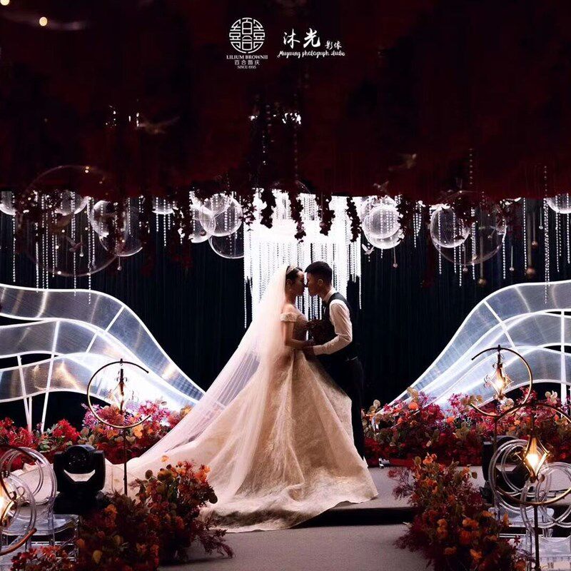 新款婚礼铁艺发光背景阳光板舞台摆件迎宾区天使之翼屏风婚庆道具