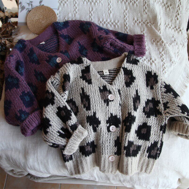 好可爱的豹纹24秋男童女童洋气V领短款毛衣外套儿童休闲针织衫