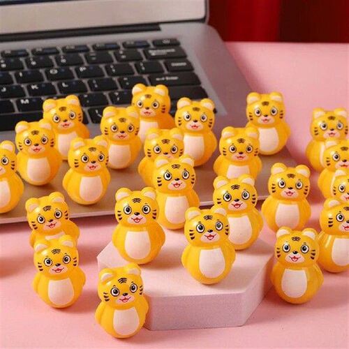 16 Pcs Mini Wobble Toy Tumbler Wobbling Car Toys for