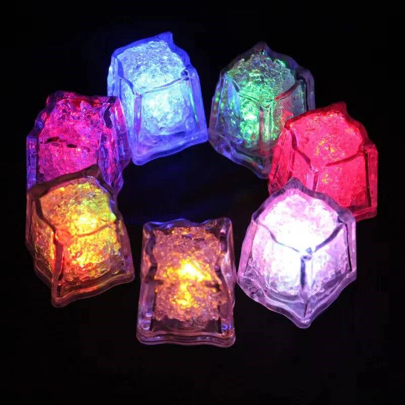 12PCS Waterproof LED Light Up Ice Cubes for Drinks Flashing - 实物图