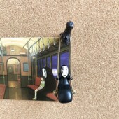 可爱无脸男荡秋千图钉工字钉留言软木板毛毡板照片墙装 饰软木钉