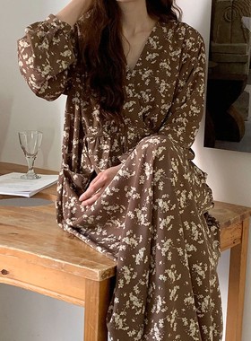 韩国chi早秋复古优雅V领满屏碎花宽松百搭大口袋长袖连衣裙长裙女