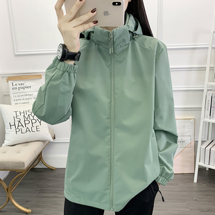 秋季新款单层冲锋风衣女薄款防风透气外套宽松显瘦登山服男款套装