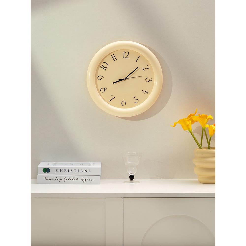 懒惰的斯堪的纳维亚挂钟,时尚和简单的壁挂式静音钟,客厅壁挂式