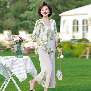 新款妈妈夏装雪纺小衫碎花衬衫女中老年人短袖上衣阔腿裤两件套装