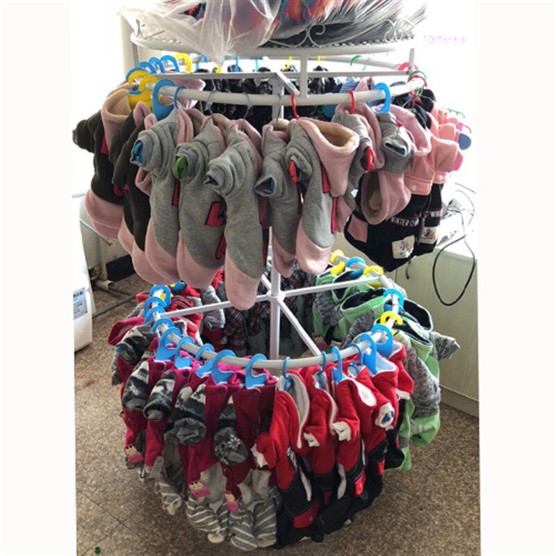 宠物狗狗挂衣架宠物用品铁艺落地展示架圆形旋转双层内衣裤架子