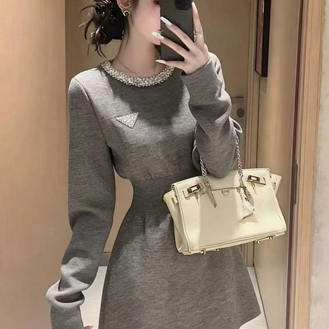 小个子法式轻奢重工钉珠圆领连衣裙女秋冬高级感收腰显瘦气质裙子