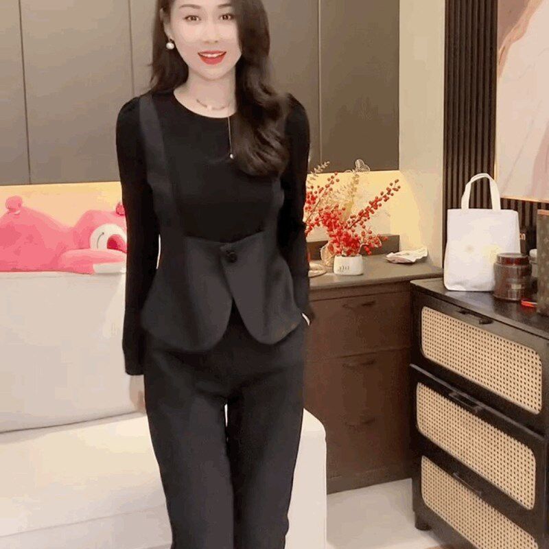 时尚设计感长袖T恤女装圆领黑色上衣气质西装扣修身假两件打底衫