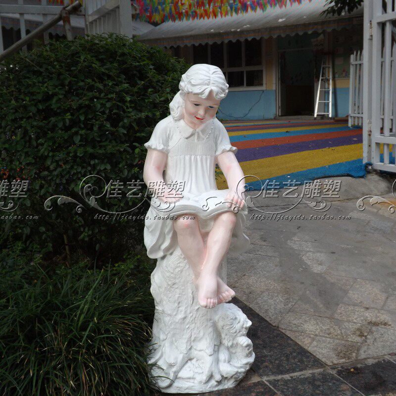 欧式玻璃钢人物雕塑艺术品客厅户外落地摆设可定制作坐树桩男女孩