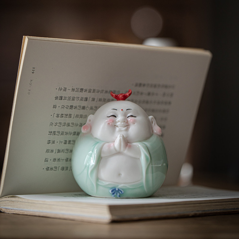 创意陶瓷大肚弥勒佛摆件可爱招财笑佛家居客厅办公桌面装饰工艺礼