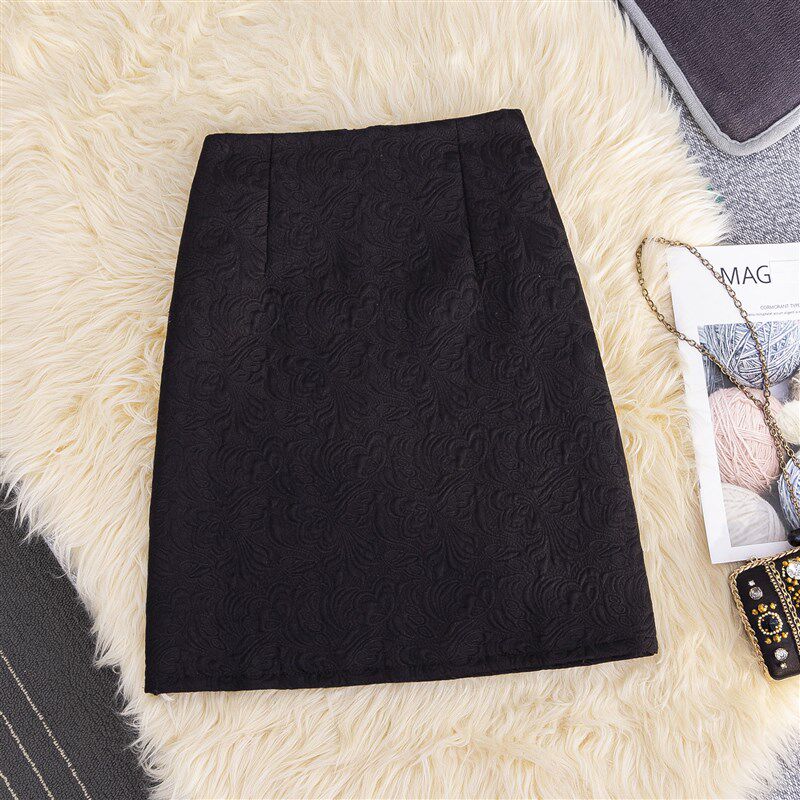 2025春季新款高级感浮雕提花包臀裙高腰显瘦白色A字短裙半身裙女