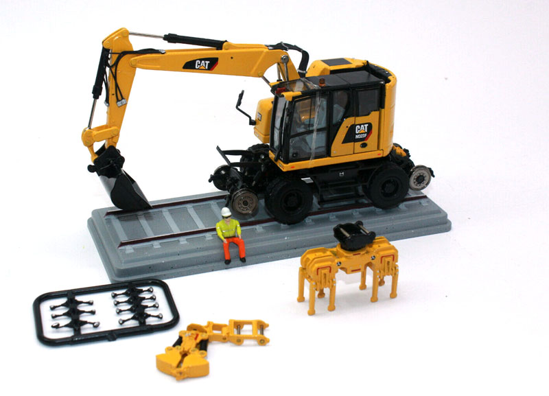DM CAT 1:50卡特M323F 铁路两用轮式挖掘机模型附工具头85661