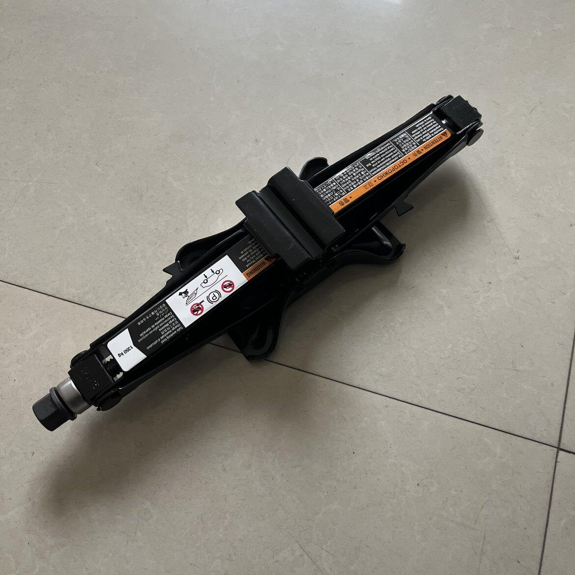 适配别克新君威千斤顶新君越迈锐宝千斤顶工具轮胎扳手套筒轮毂拆