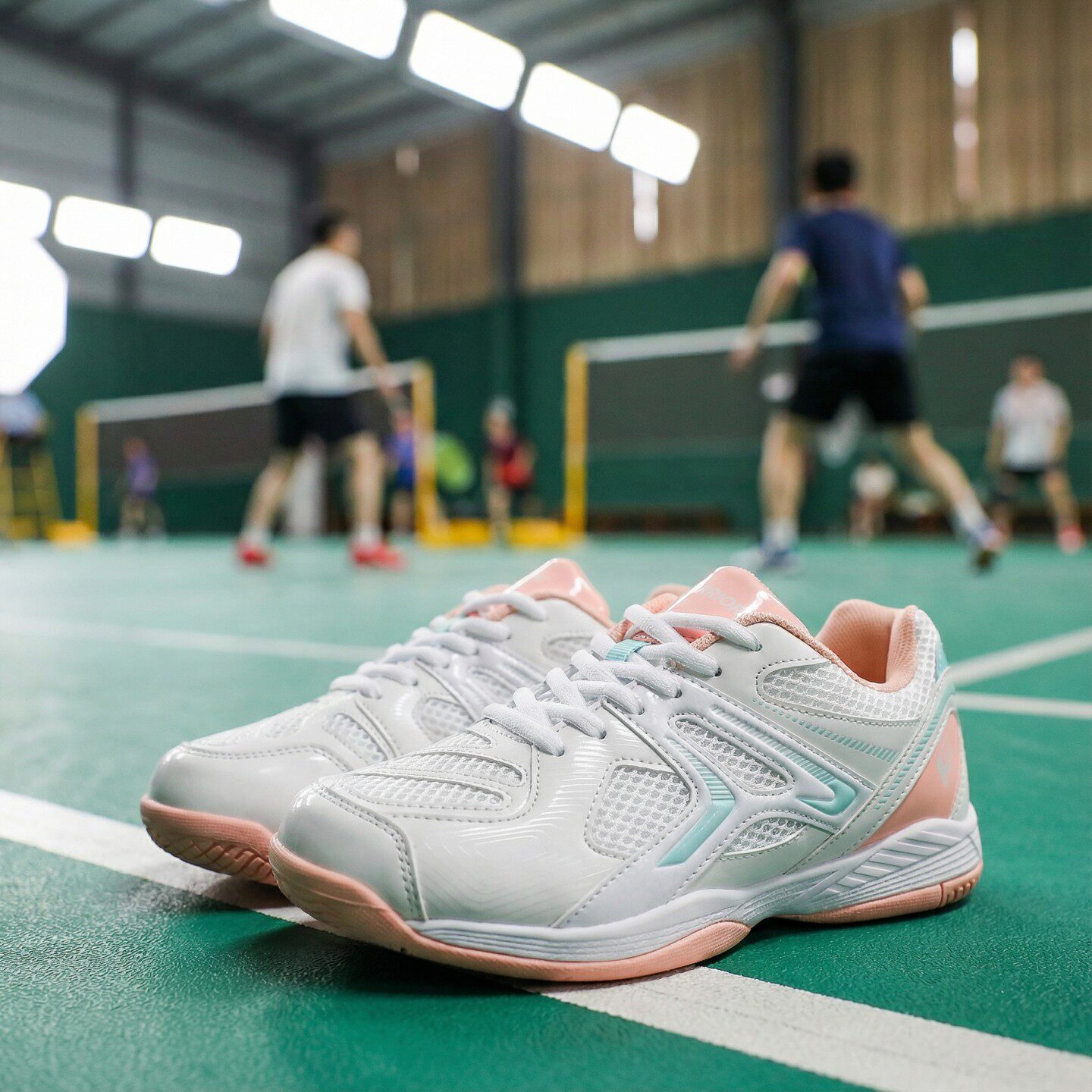 回力专业羽毛球鞋女款 透气网面缓震防滑 室内球场训练轻便运动鞋