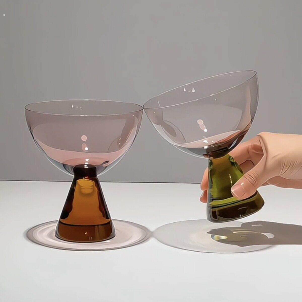 彩色鸡尾酒杯高颜值透明玻璃杯创意高脚小清新餐桌吧台酒柜装饰品