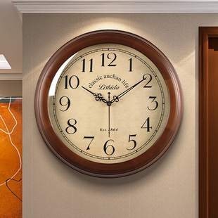 复古欧式松木挂钟客厅钟表挂墙时钟新款石英钟免打孔艺术装饰钟表