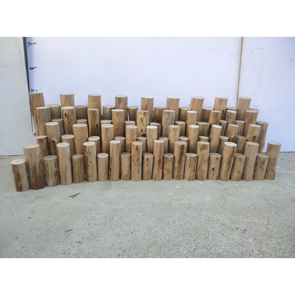 实木碳化白桦木杉木栅栏围墙错落摆放木段橱窗装饰田园竹篱笆围栏