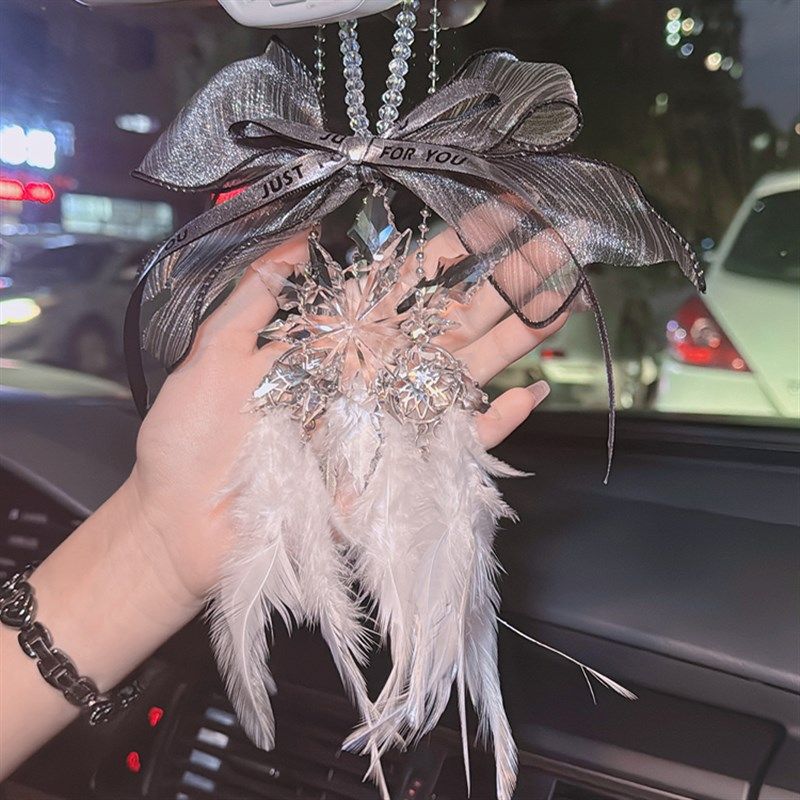 汽车挂件车内吊饰2024新款高档水晶雪花车载挂饰女车上后视镜装饰