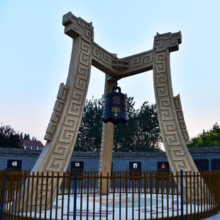 定制铸铜抽象艺术品廉政文化警钟雕塑玻璃钢户外广场公园铜钟摆件