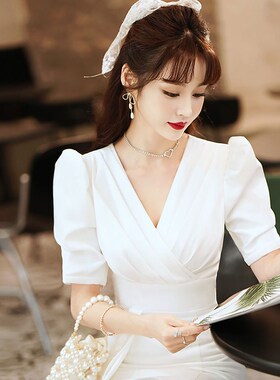 白色法式小晚礼服平时可穿小众高端气质v领中长款修身鱼尾连衣裙