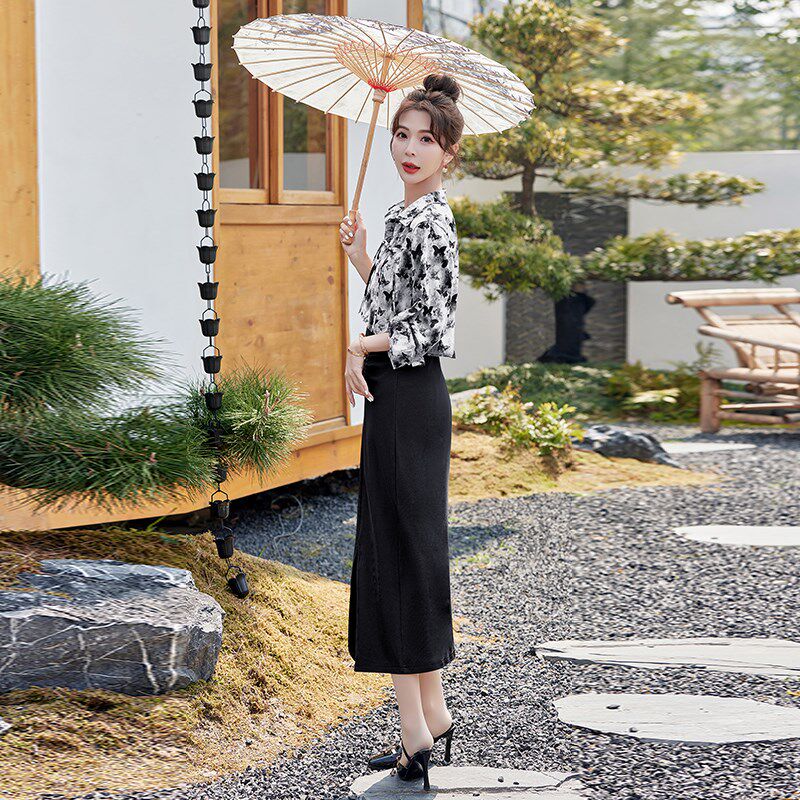 新中式连衣裙套装女春季2024新款高级感国风盘扣衬衫吊带裙两件套
