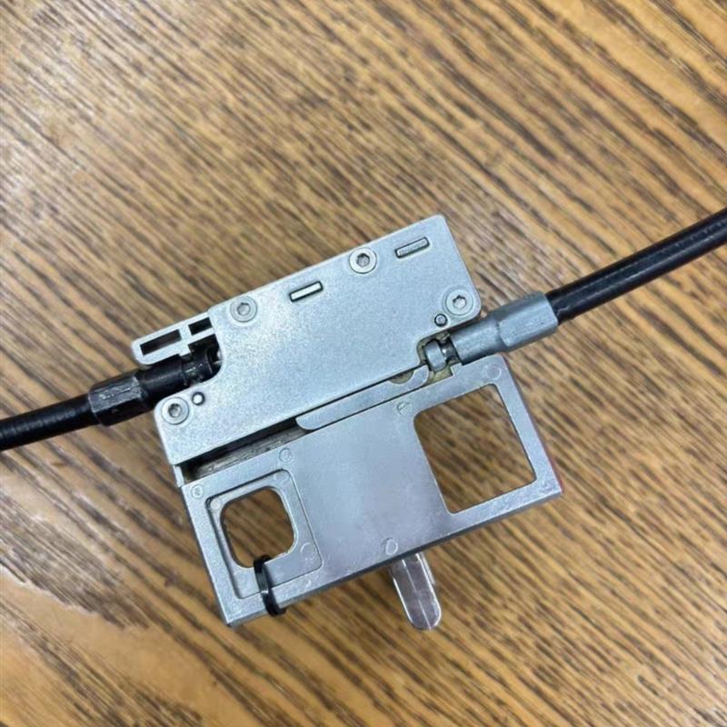 适用于御品专用汽车电动尾门下电吸锁总成双拉线结构配件新款电机