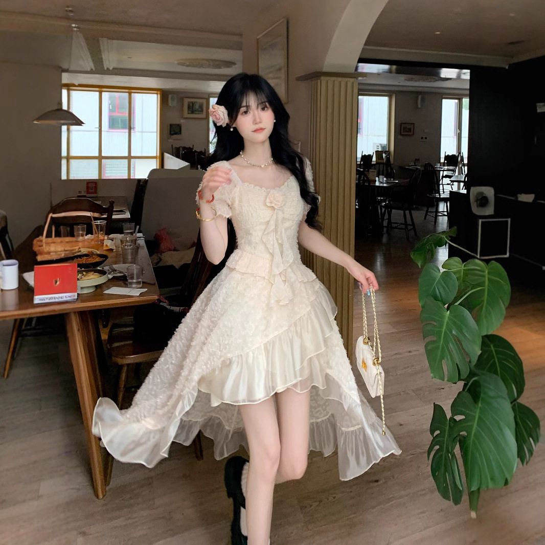 法式方领气质减龄连衣裙女2026新款夏季前短后长不规则拖尾公主裙