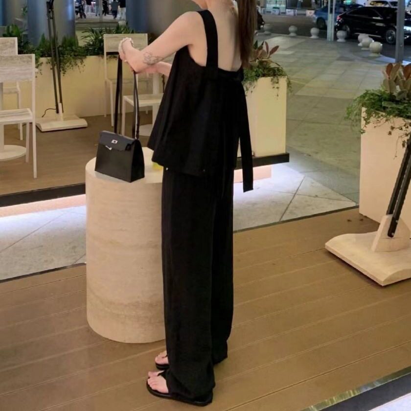 今年流行的夏装套装2026新款女装夏款辣妹显瘦露背吊带背心阔腿裤