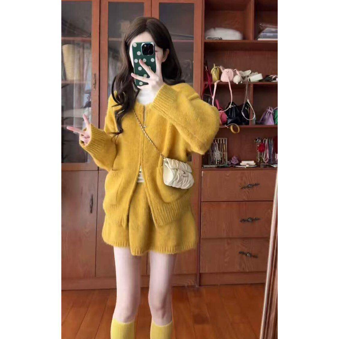 春季高级感穿搭一整套小个子洋气显瘦拉链针织开衫显瘦半身裙套装