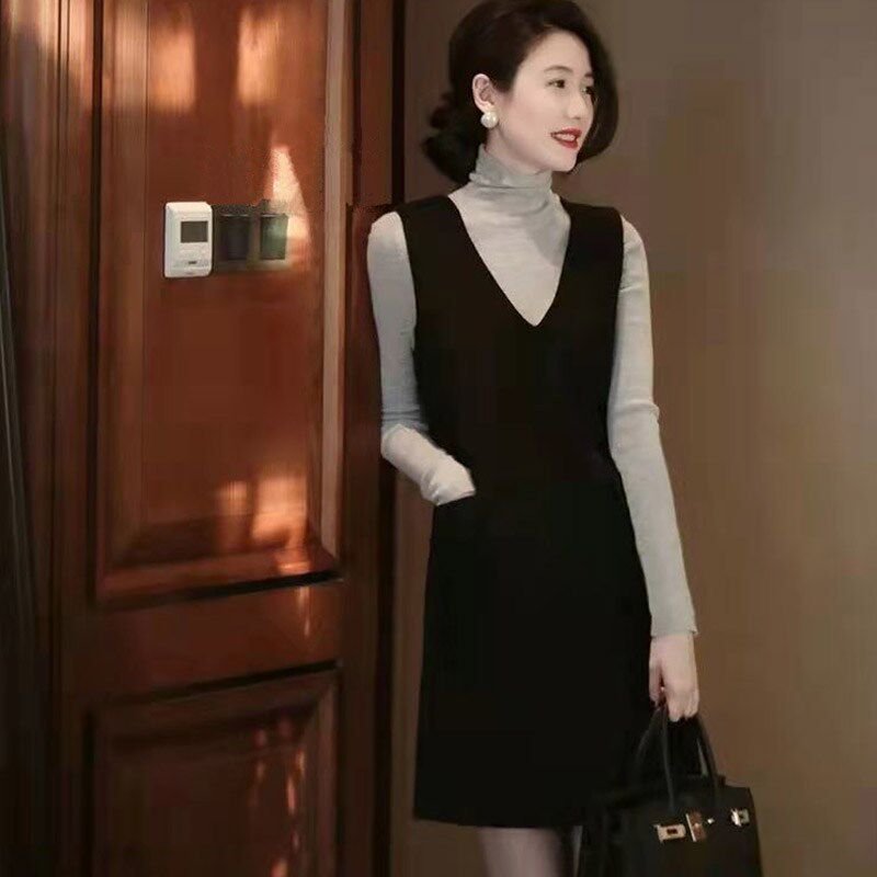 秋冬无袖气质百搭打底裙毛呢连衣裙呢子背心裙2025新款职业小黑裙