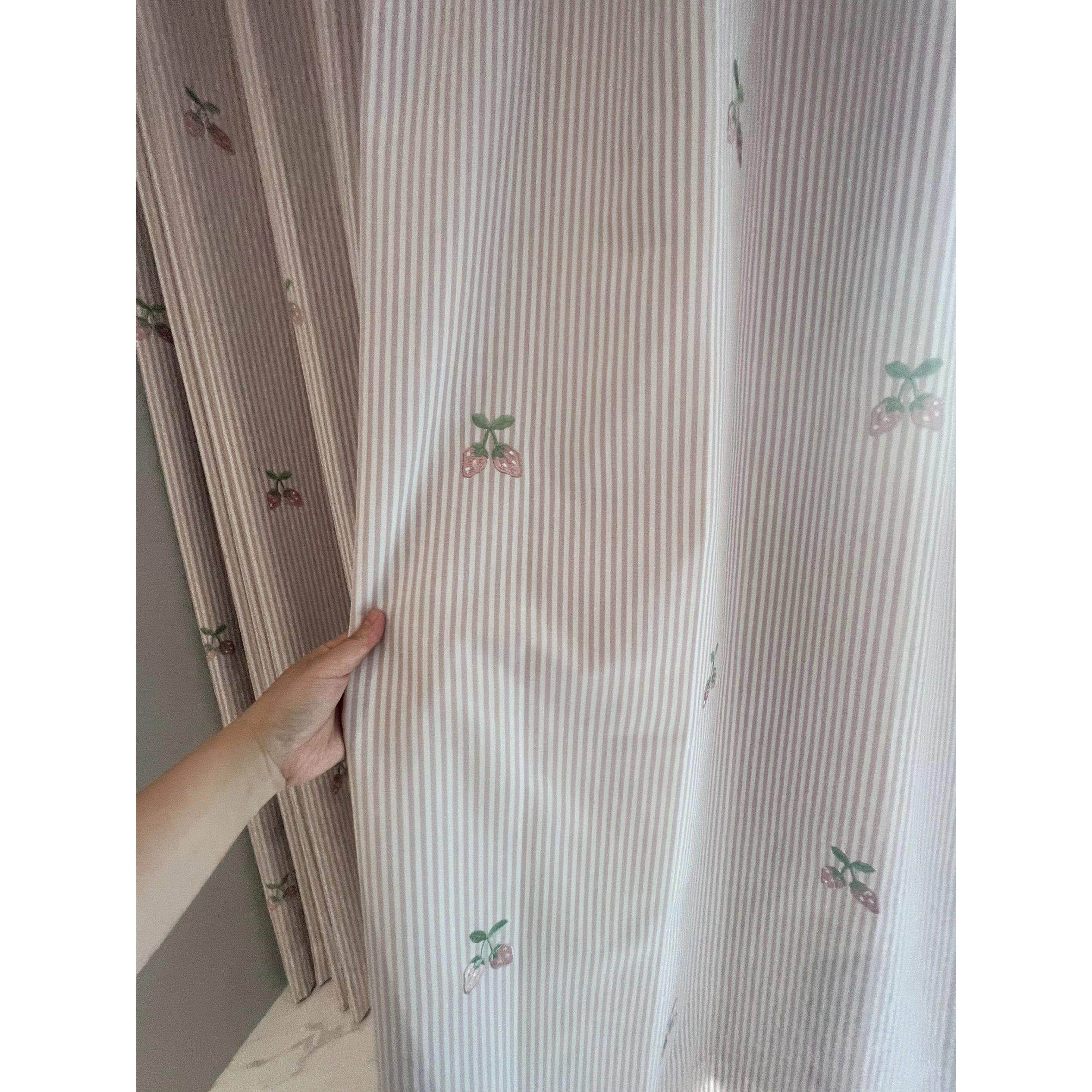 新款粉色韩式棉布公主风草莓绣花窗帘儿童房纱帘窗帘女孩卧室窗帘