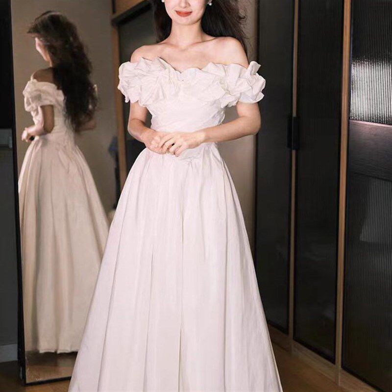 法式白色一字肩缎面简约轻婚纱新娘出门迎宾订婚结婚敬酒晚礼服裙