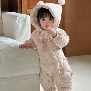 婴儿冬装羽绒服女宝宝白鸭绒连体衣洋气公主新生儿外出服保暖哈衣