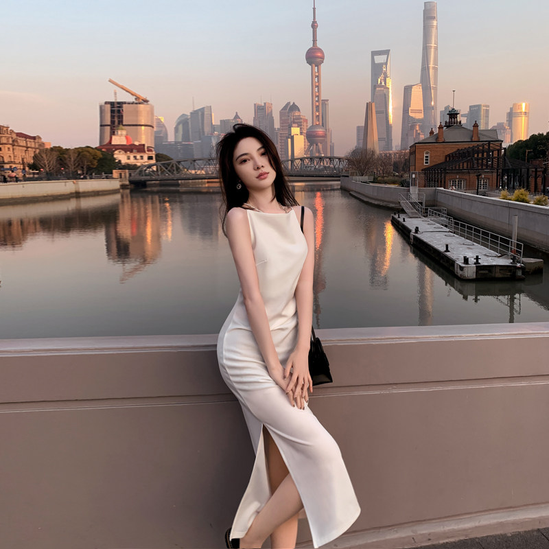 一字肩连衣裙女高级感极简无袖法式小白裙领证生日质感吊带裙子夏,女装/女士精品,连衣裙,淘宝优惠券,粉丝福利购,淘宝优惠卷
