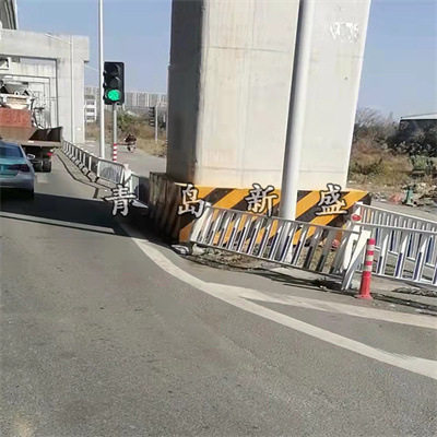 立交桥方形墩台防撞设施防车撞防船撞设施