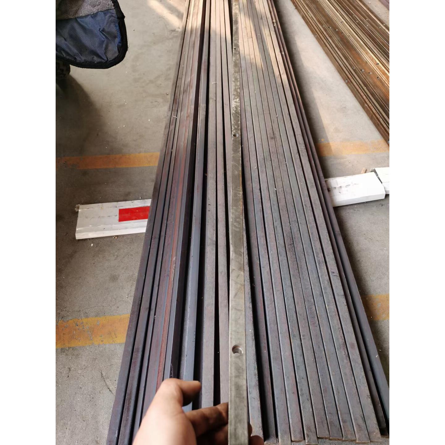 电动伸缩门平移门轨道 20x20方钢滑轨自动门膨胀螺丝固定轨道地轨
