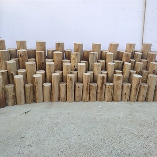 实木碳化白桦木杉木栅栏围墙错落摆放木段橱窗装饰田园竹篱笆围栏