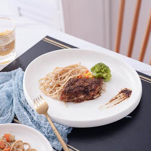 纯白陶瓷西餐盘牛排盘子圆形菜盘创意家用碟子浅盘酒店菜碟餐具