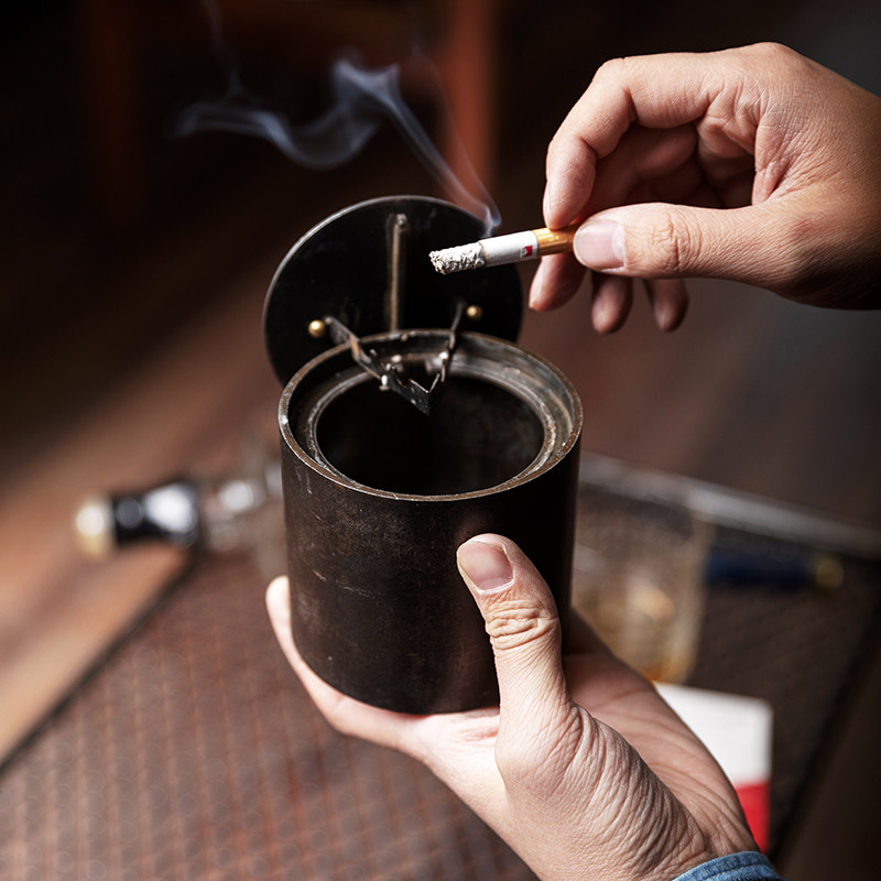 复古风创意个性茶几摆件客厅办公室家用车载防风有盖铁艺烟灰缸