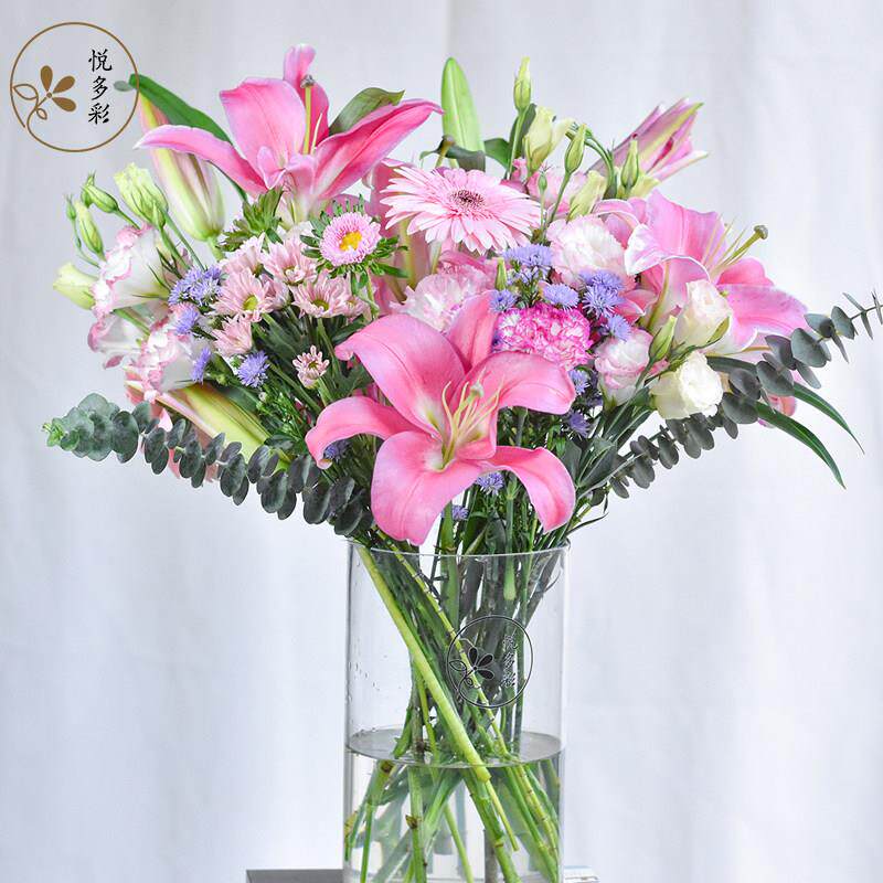 包月鲜花每周一花百合主花混搭顺丰速递云南基地直发室内家用花束