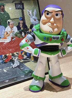 玩具总动员巴斯光年摆件潮流家居装饰品玩偶手办大号男女朋友礼物