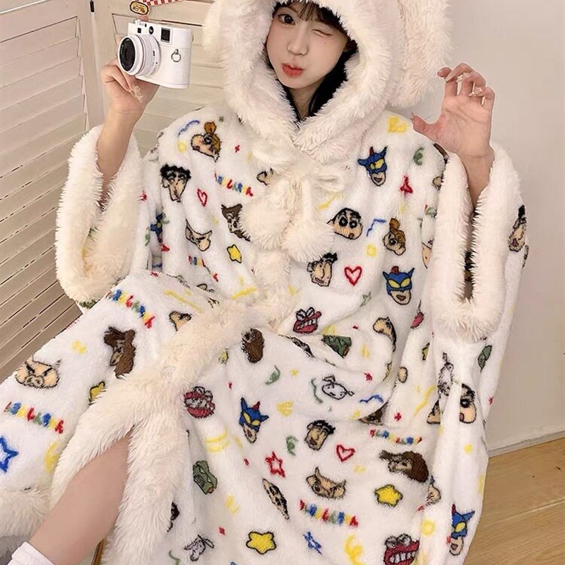 蜡笔小新珊瑚绒睡袍女秋冬季加厚加绒连帽斗篷睡衣冬天家居服套装