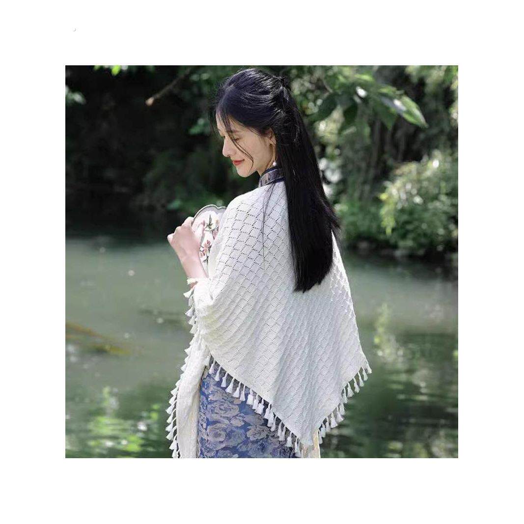 旗袍披肩外搭女2025新款搭配裙子流苏披风米白色百搭针织夏季薄款