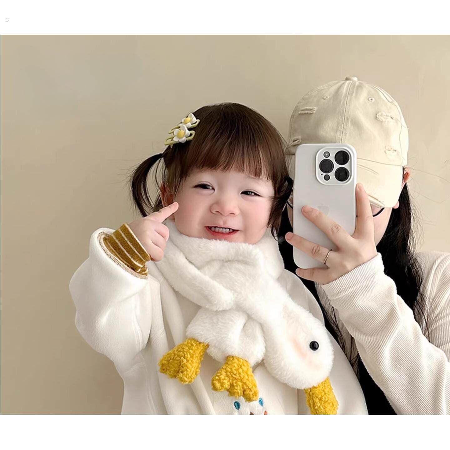 宝宝围巾冬季婴儿可爱毛绒鸭鸭围脖男童女童套脖女宝儿童保暖脖套