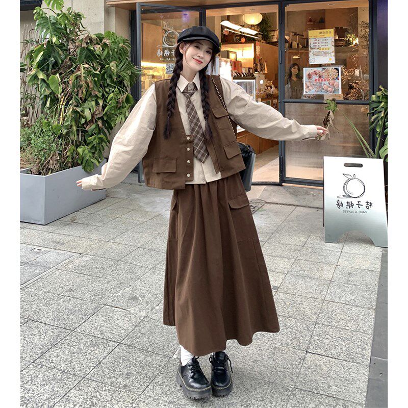 大码女装2024早春新款宽松显瘦遮肚子胖mm马甲半身裙衬衣三件套装